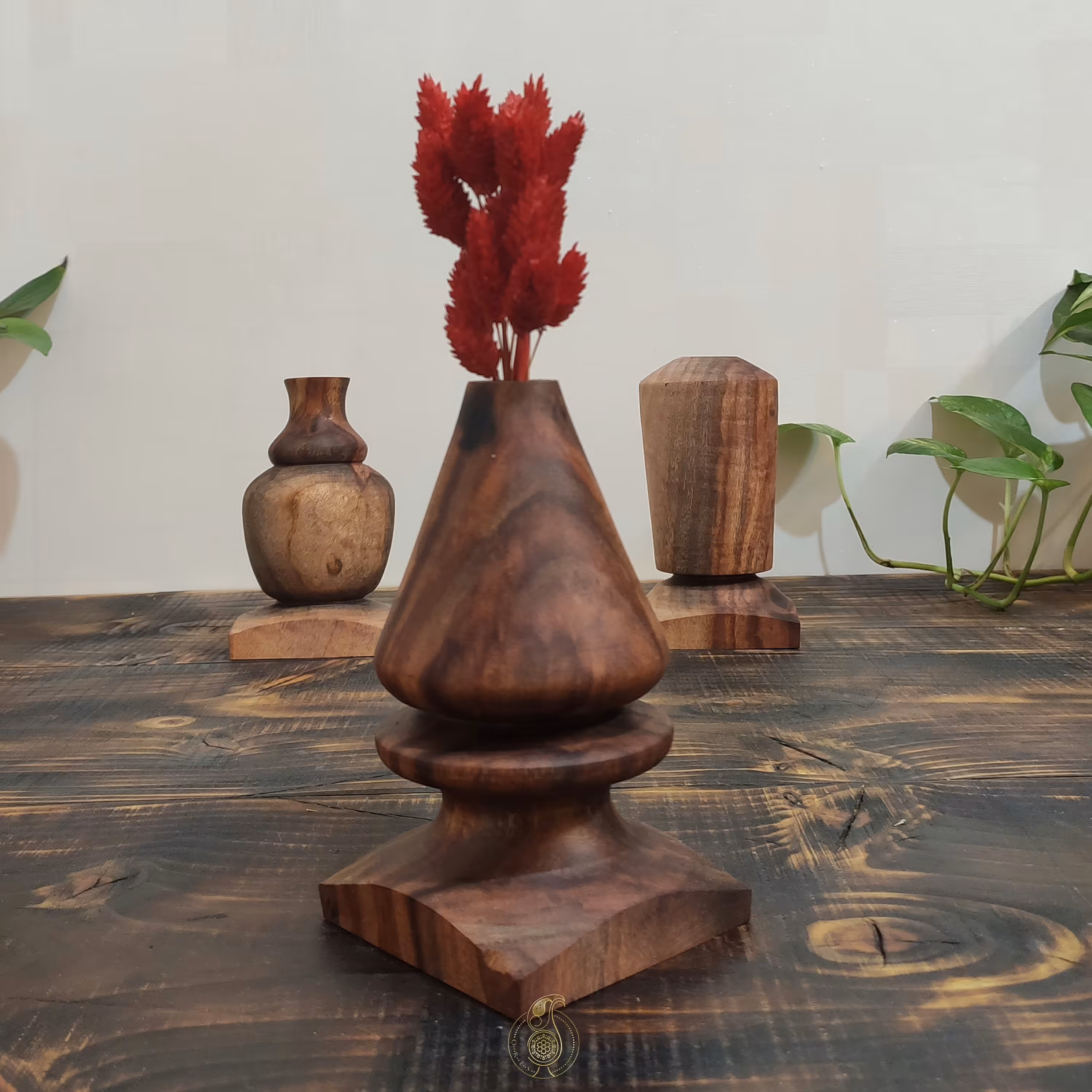 گلدان چوبی مدل اشک پایه دار