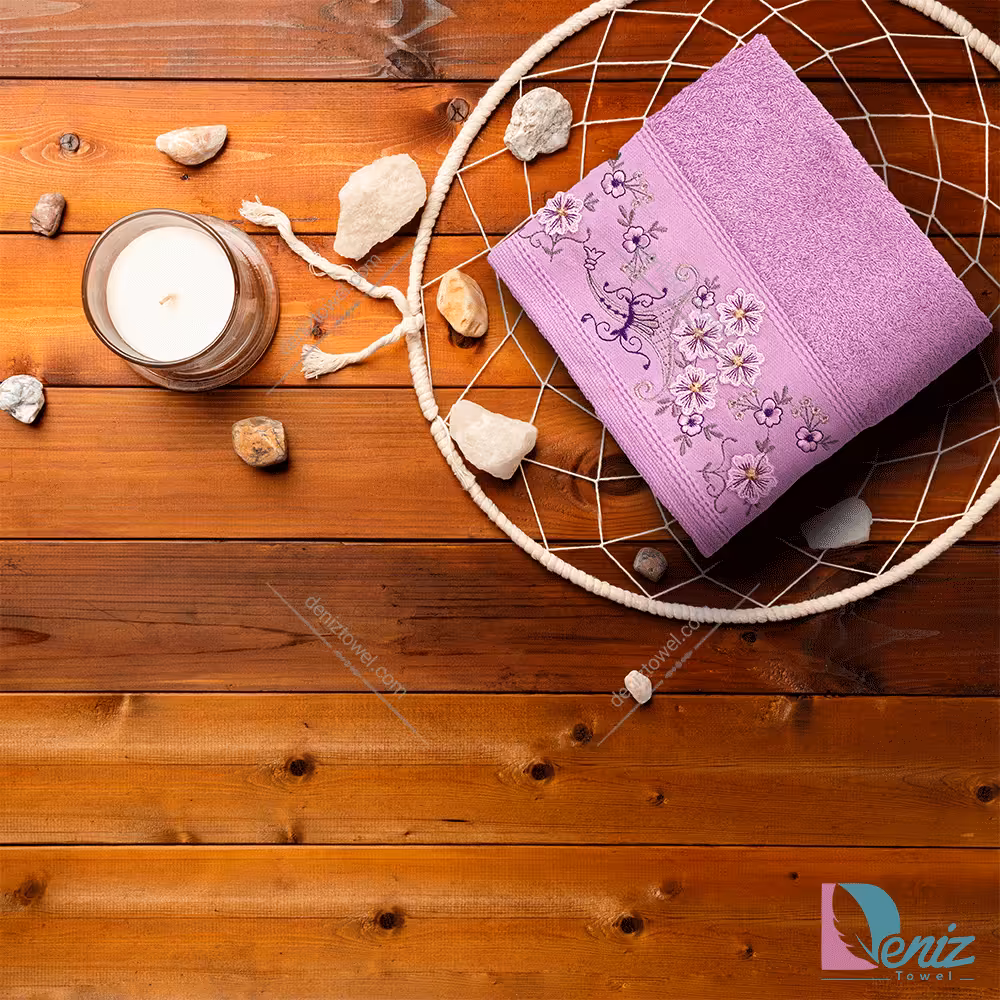 حوله دستی گلدوزی طرح گل برجسته رنگ یاسی