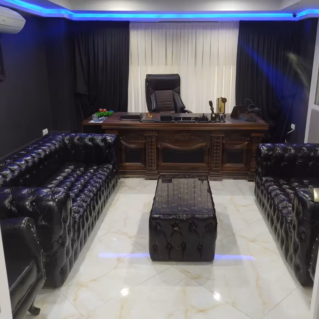 مبل چستر با جلو مبلی