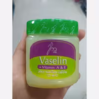 وازلین ویتامینه معطر ژومیو 