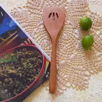 کفگیر چوبی دستساز بارلی مناسب جهیزیه عروس چوب راش 25 سانتی کد bar0071