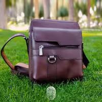 کیف چرم طبیعی مردانه دست دوز آلا مدل آران سایز متوسط