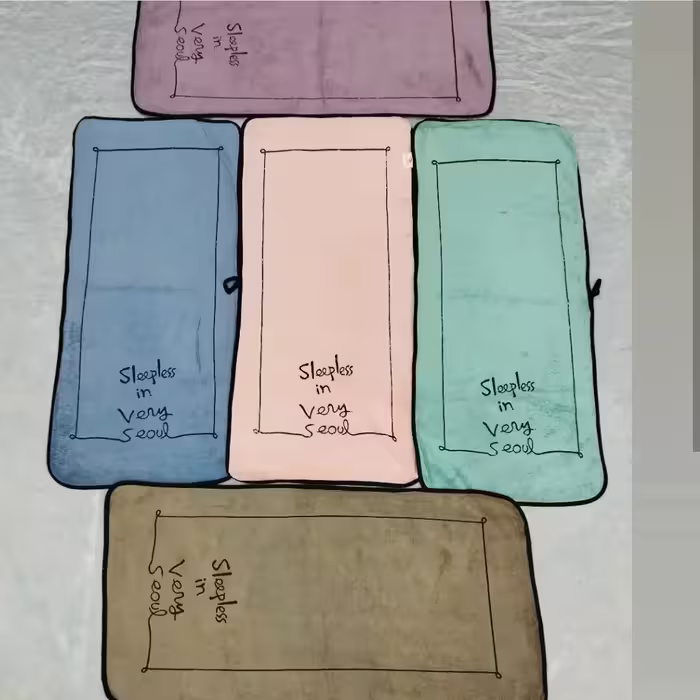 حوله دست و صورت جنس بسیار نرم و لطیف سایز 35 در 75 وزن 100 گرم در رنگبندی مختلف
