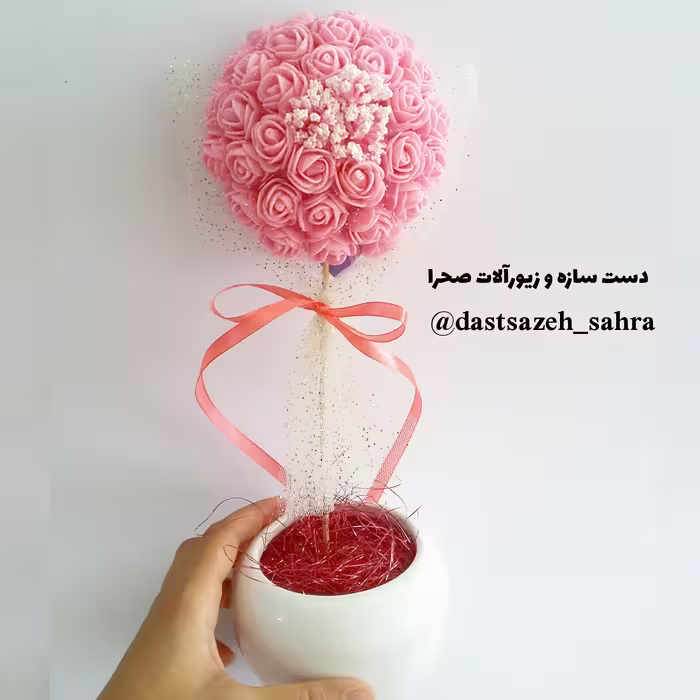 گلدان گل صورتی تزیینی کادویی با گل های فومی و گلدان سفالی 