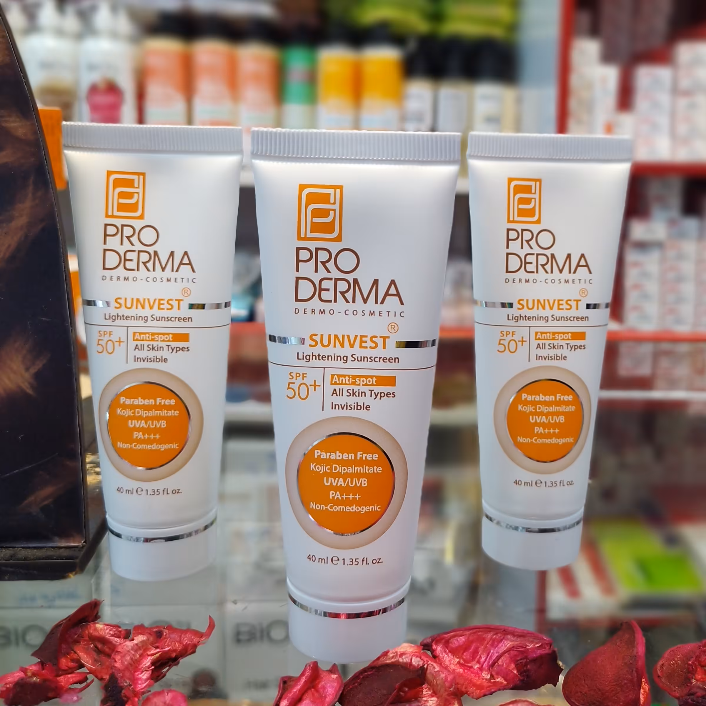 ضد آفتاب ضد لک و روشن کنندهSPF50 پرودرما بی رنگ40میل 

