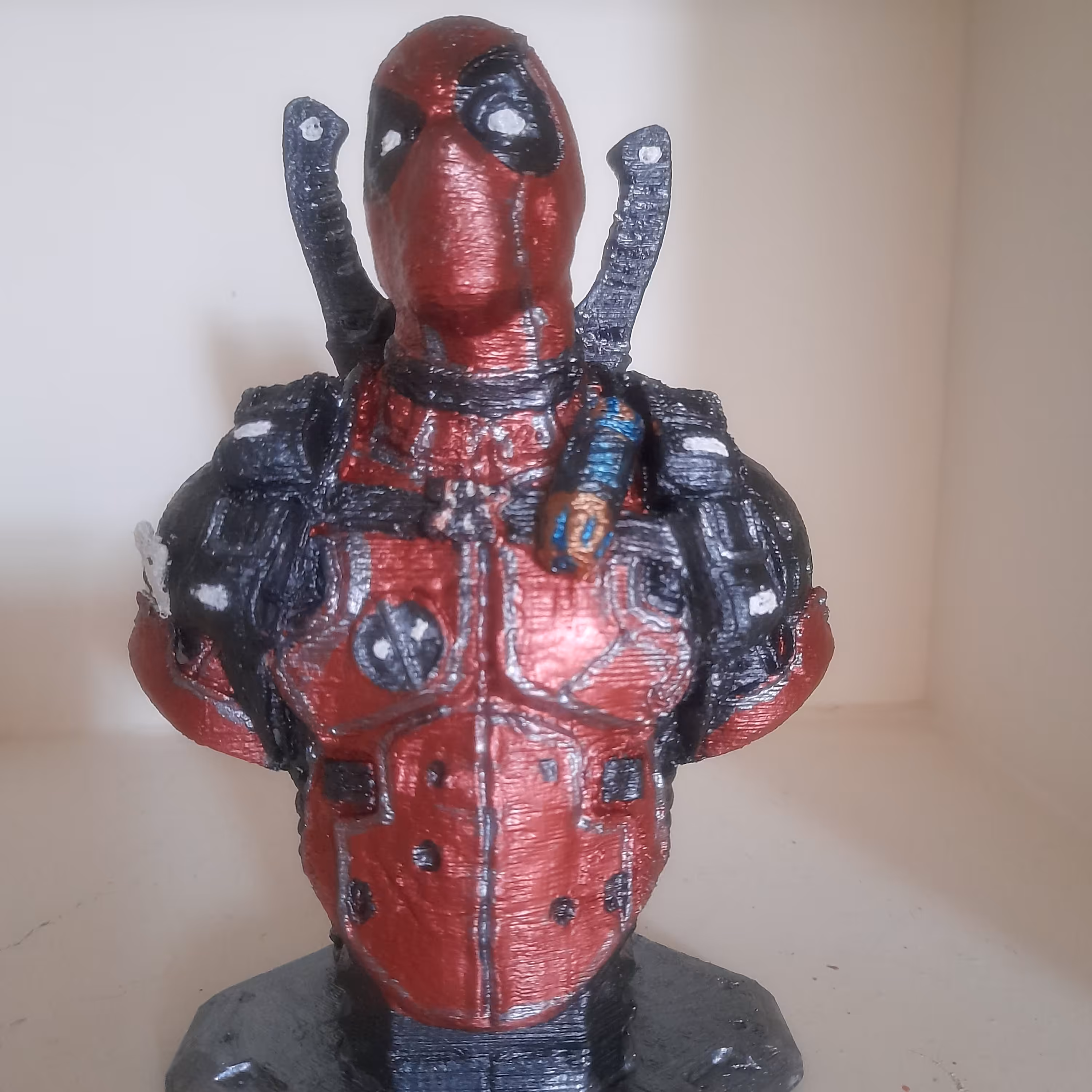استند ددپول estand deadpool از جنس abs مناسب برای دکور اتاق گیمینگ