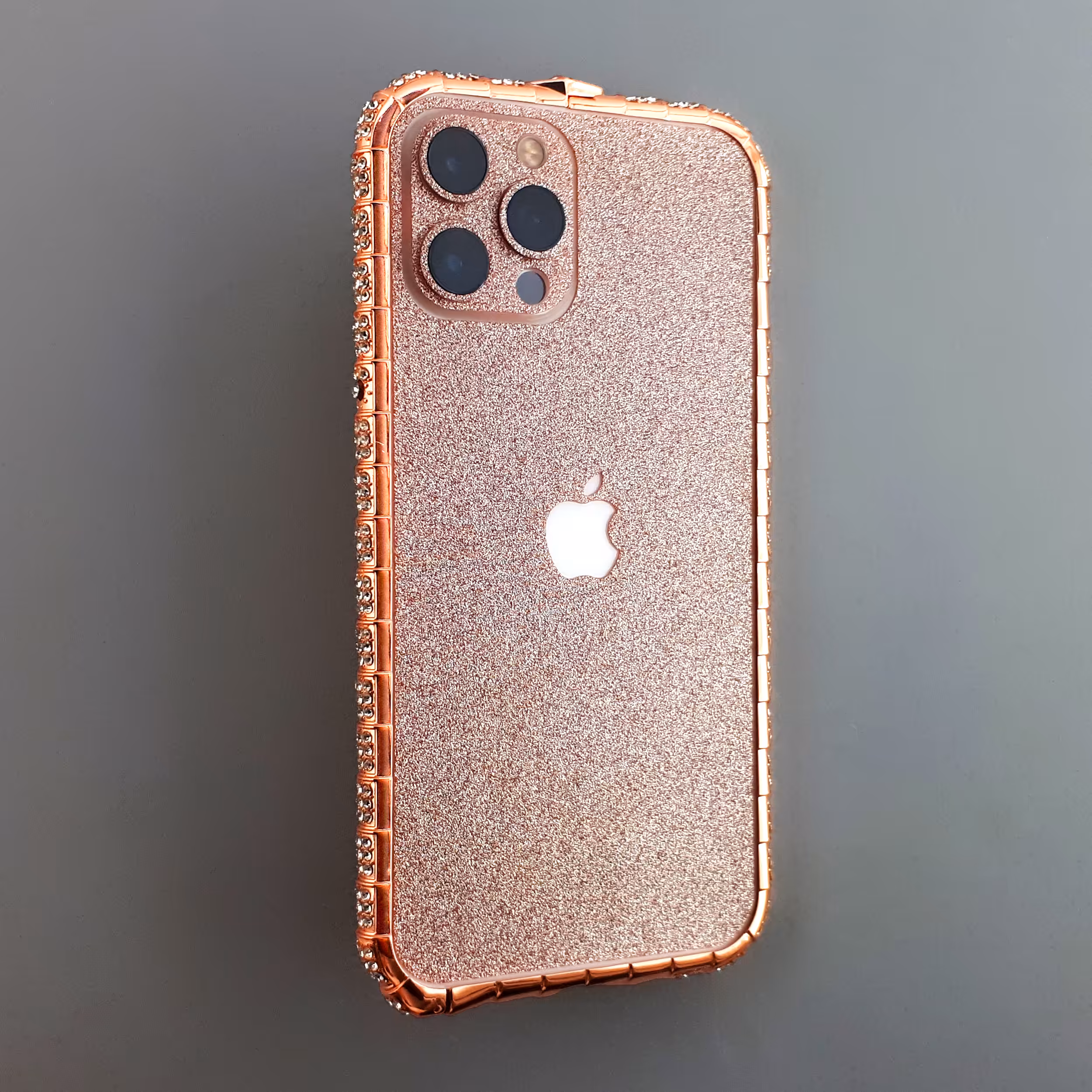 بامپر طرح مار مناسب برای گوشی موبایل اپل Iphone 12 Pro Max به همراه برچسب پوششی