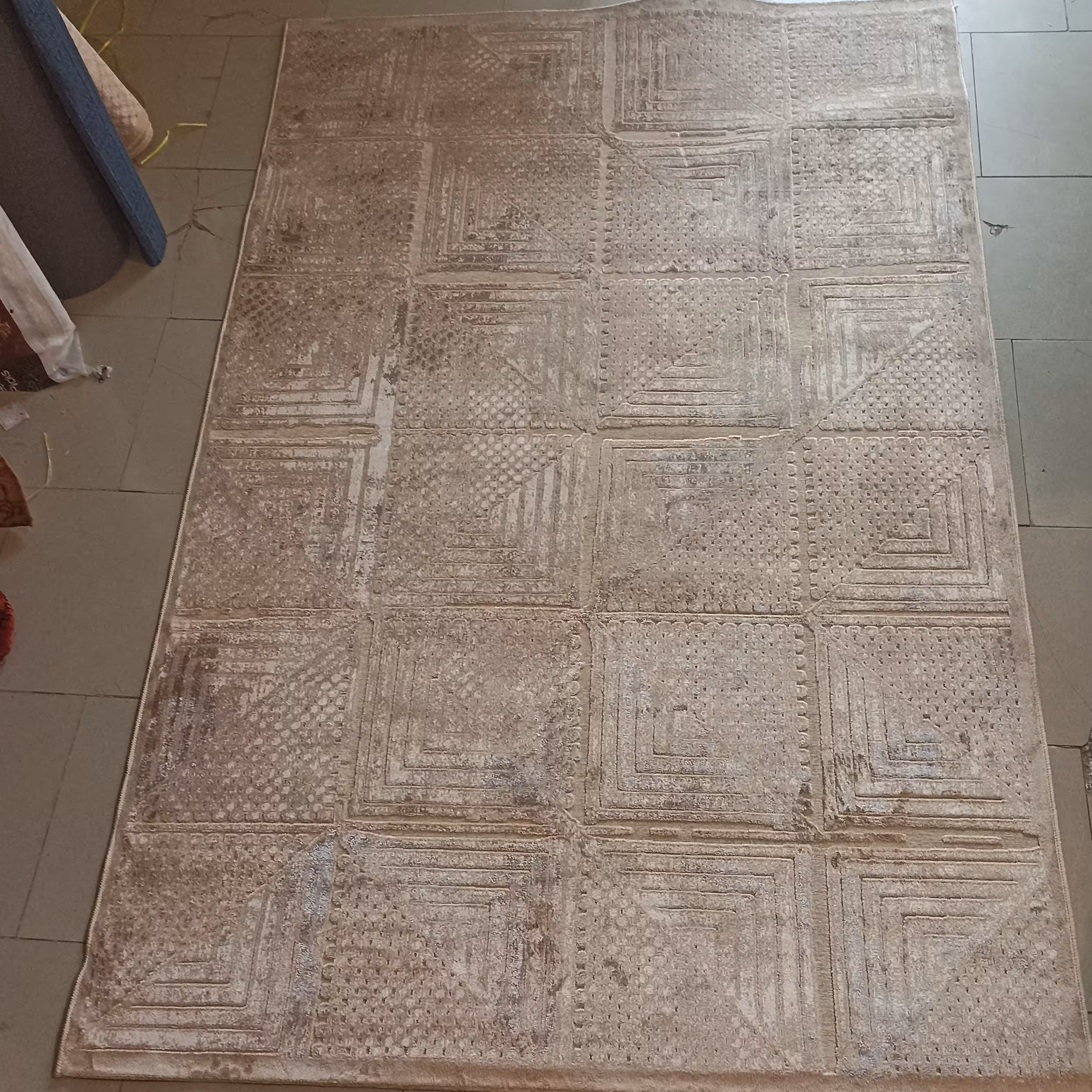 قالیچه مدل پتینه رنگ کرم