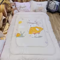 روتختی دخترانه چاپی نوجوان رنگ کرم و صورتی طرح دلخواه مشتری پارچه نانو تنسل میکرو ضدحساسیت و باکتری با سه سال ضمانت آلما