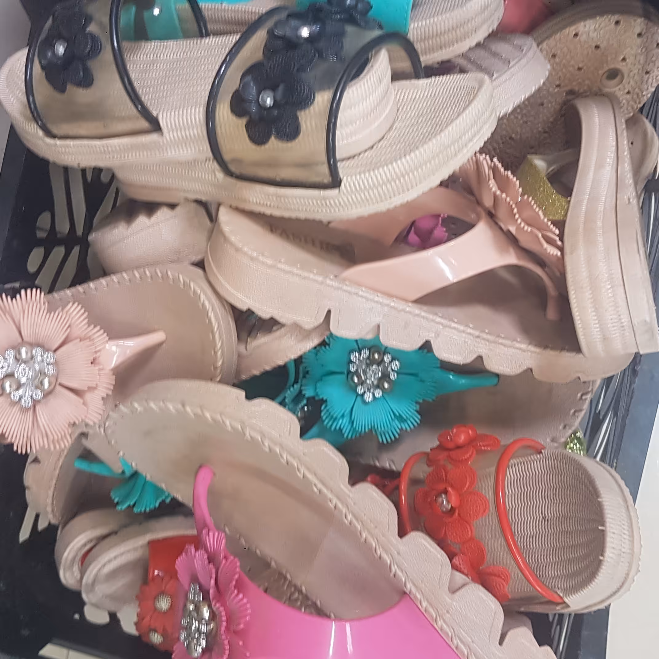 دمپایی دخترانه و پسرانه حراجی تک سایز 