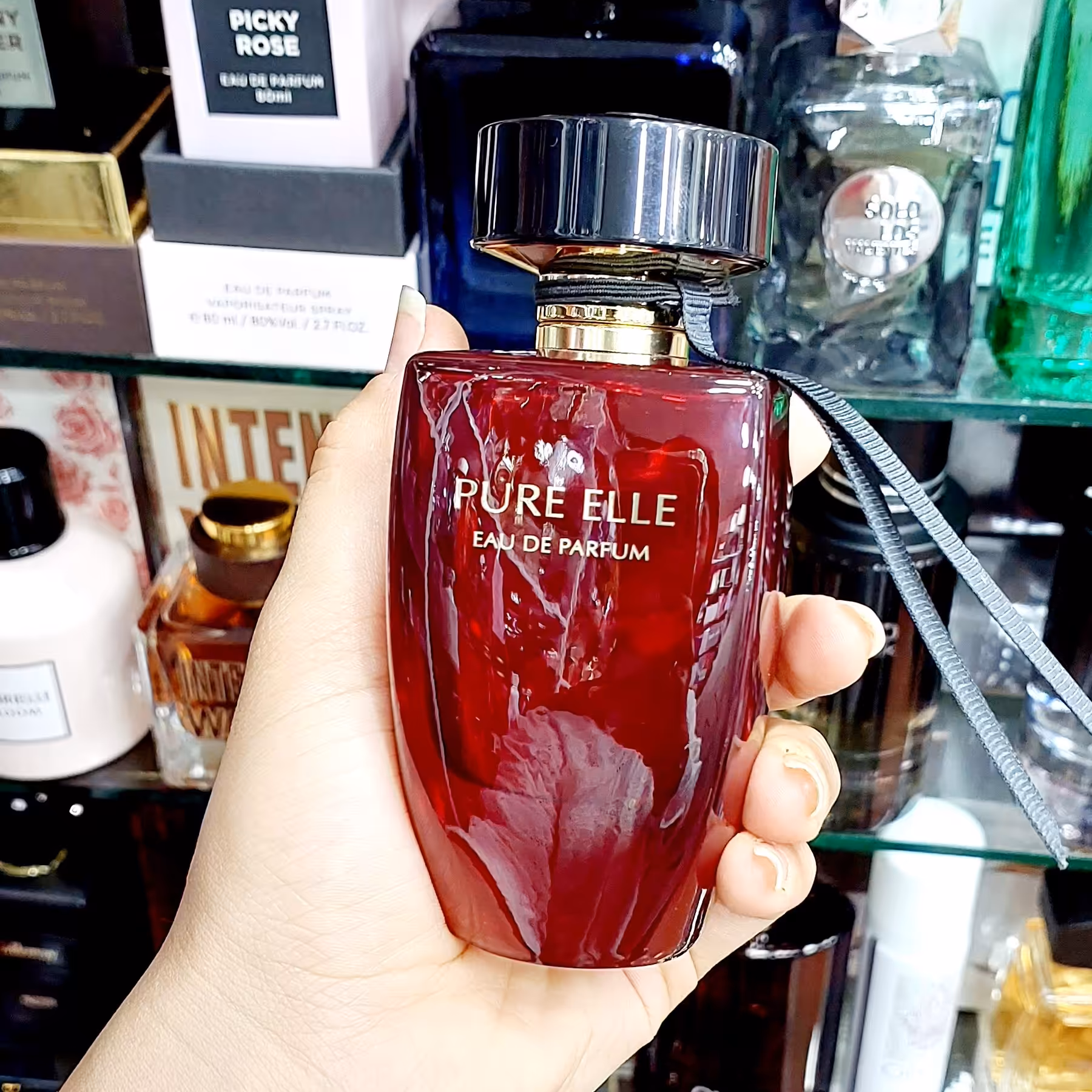 عطر  ادکلن وری ویکتوریا سکرت ادو پرفیوم زنانه 100 میل اماراتی
Victorias Secret Very S.ex.y Eau De Parfum For Women