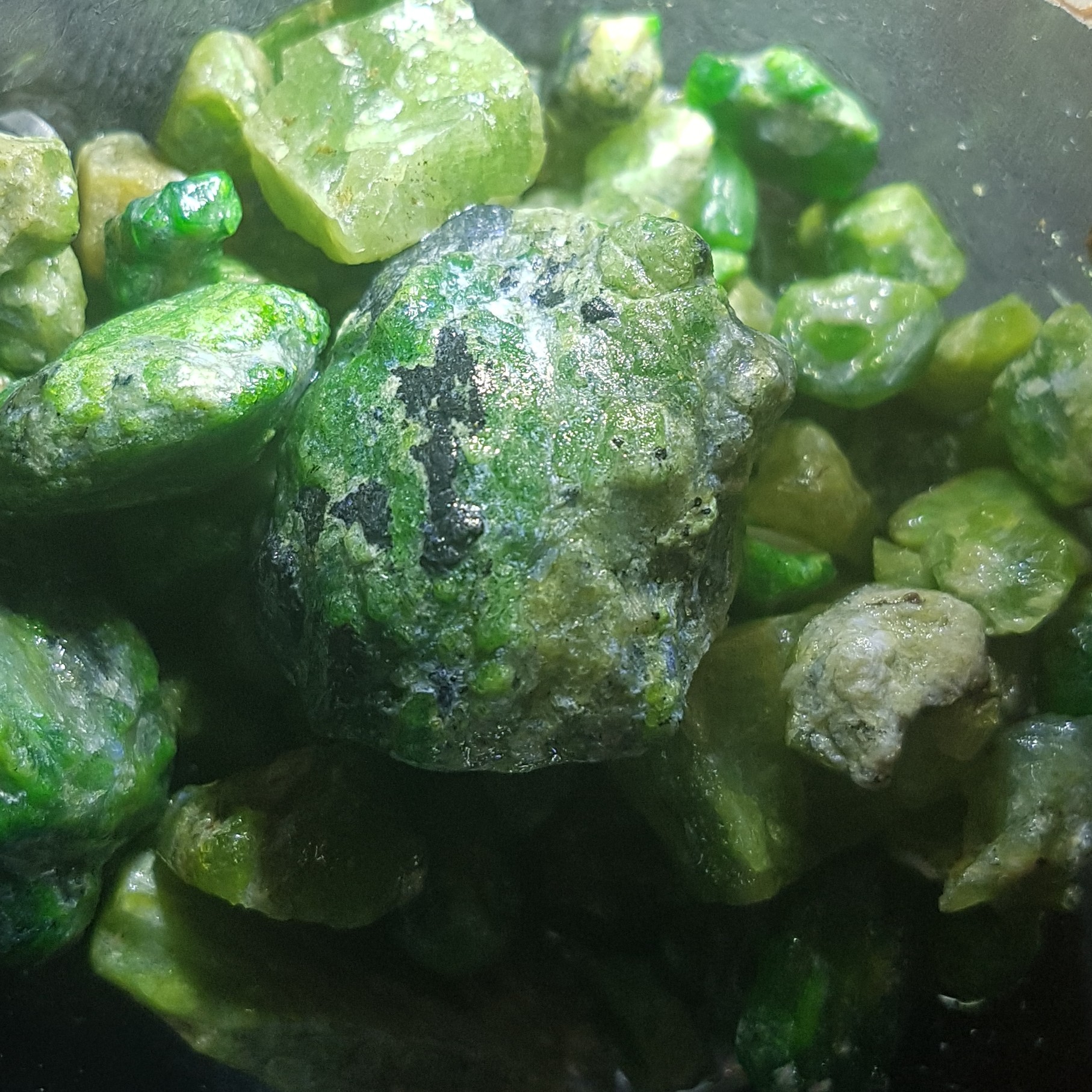 گارنت جواهری بسیار کمیاب وتکرار نشدنی یکی از جواهرات جذاب برای کشور های اروپایی