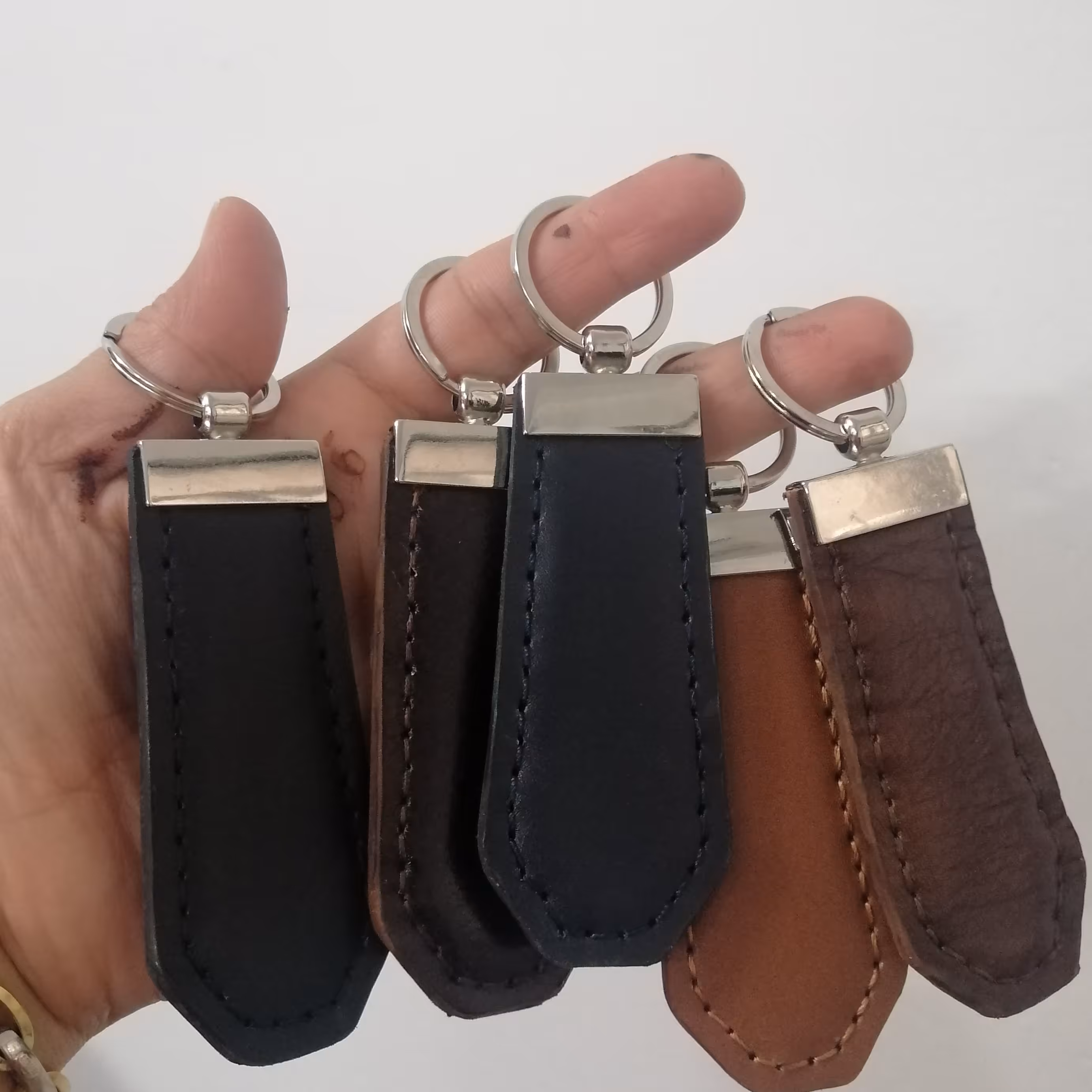 کیف های دستدوز چرمجا سوییچی