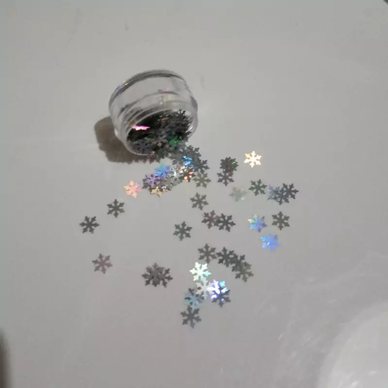 اکلیل برفی (دونه برفی نقره ایی هفت رنگ)