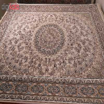 فرش ماشینی زمرد مشهد مدل MOS008 زمینه موزی