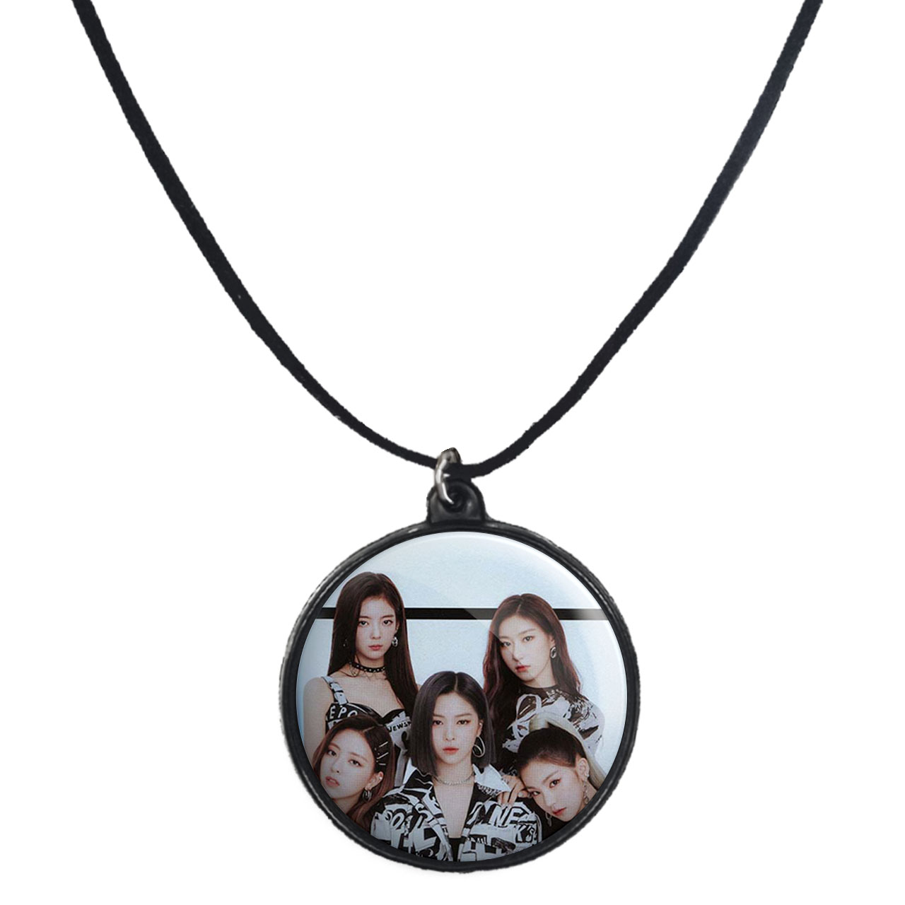 گردنبند پرمانه طرح گروه موسیقی ایتزی کد pmb.13180 مدل دو طرفه