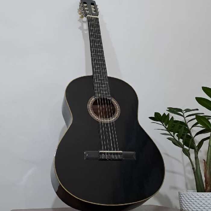 گیتار کلاسیک کینگ مدل k2  همراه سافت کیس ضد ضربه رایگان و مضراب رایگان و ارسال رایگان و سریع