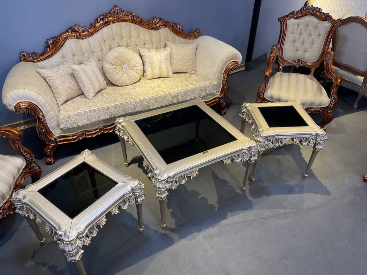 جلومبلی و عسلی گلایل قابدار