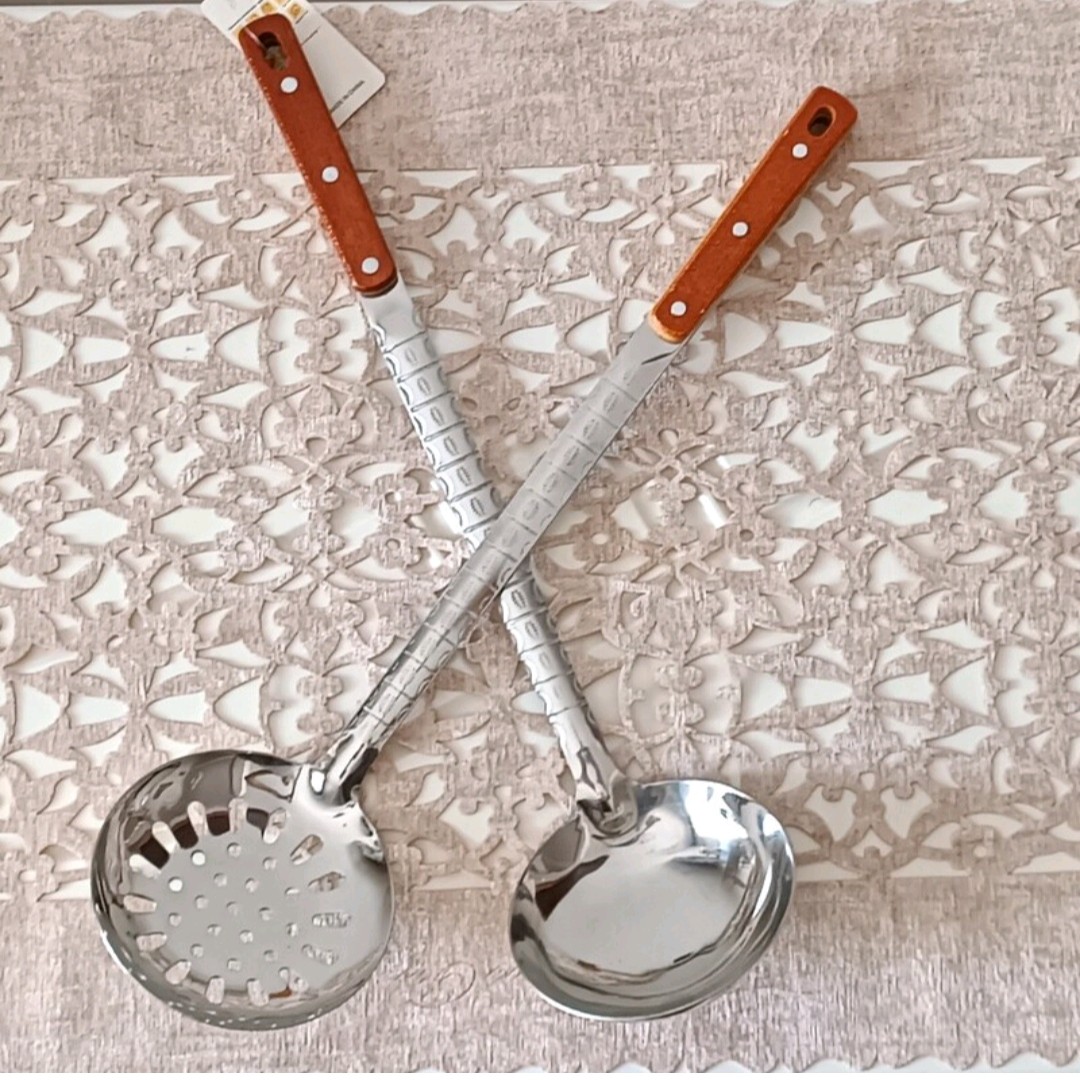  کفگیر یا ملاقه دسته چوبی نگیر 