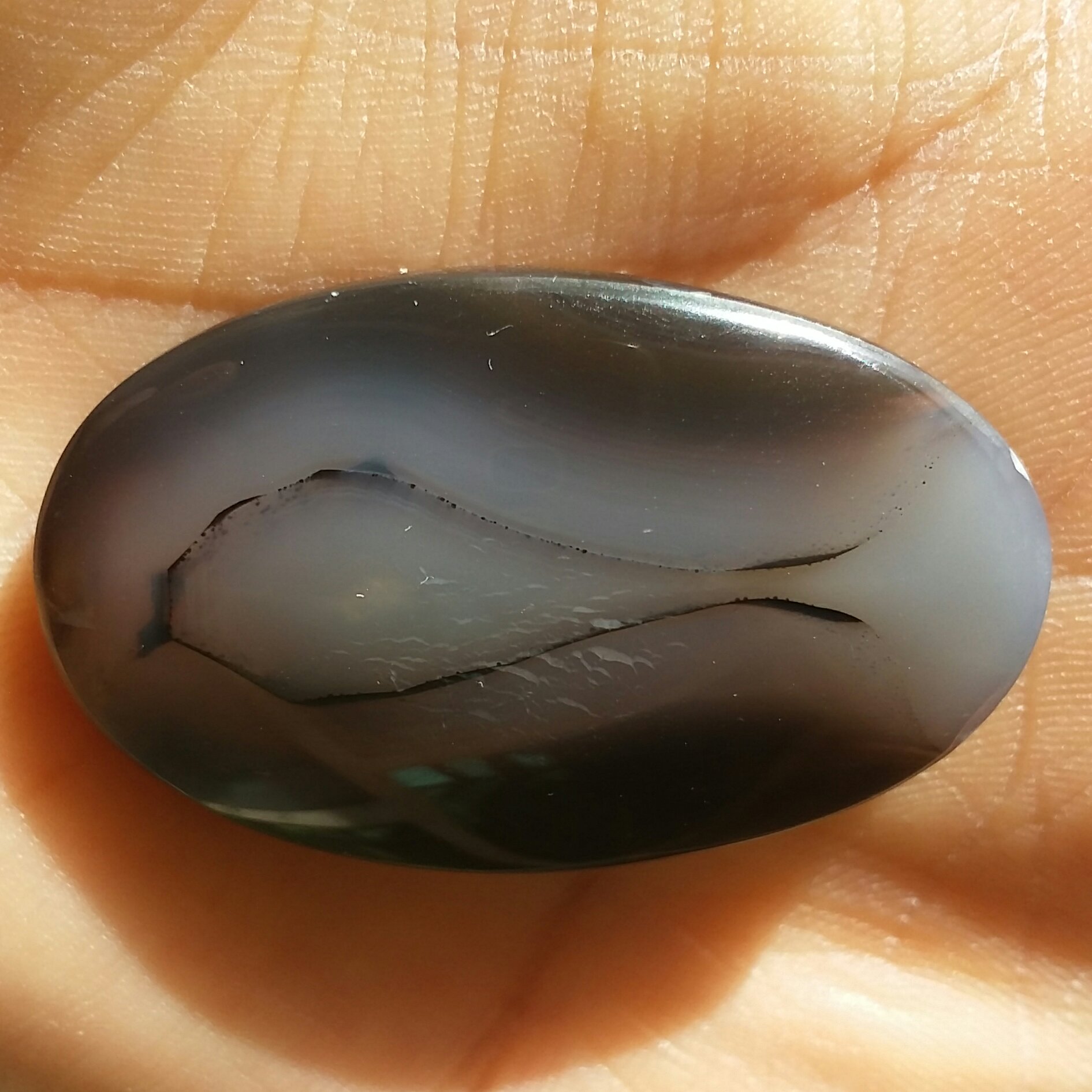 نگین عقیق سلیمانی محشر مصور به شکل ماهی 100درصد طبیعی شاهکار خلقت