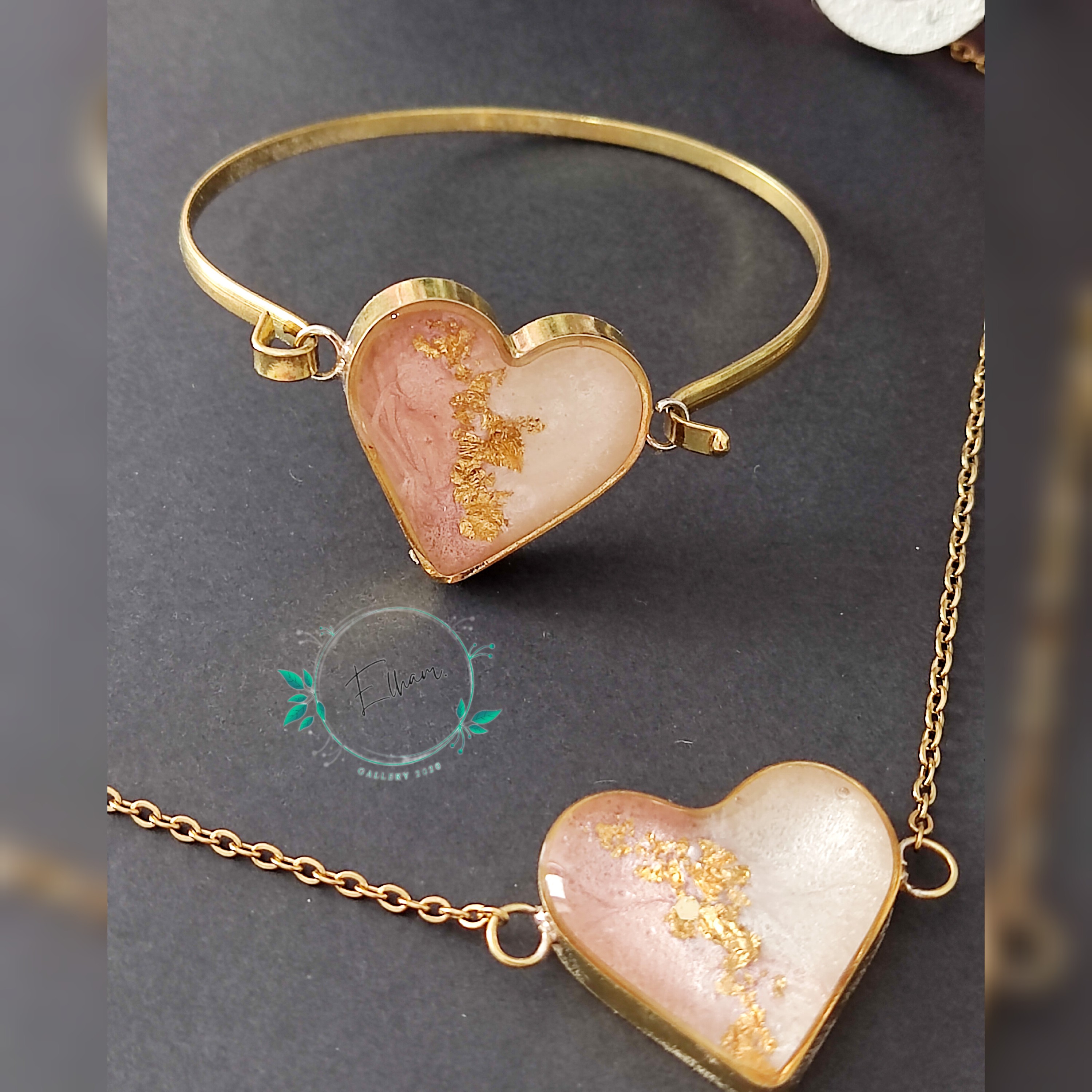 دستبند و آویز  گردن  رزینی طرح سنگ 