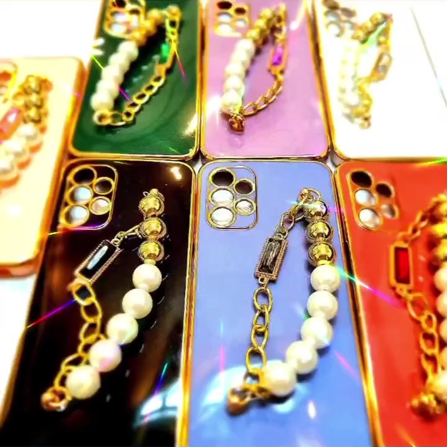 کاور موبایل دورطلایی زنجیری(شیائومی،سامسونگ،آیفون)