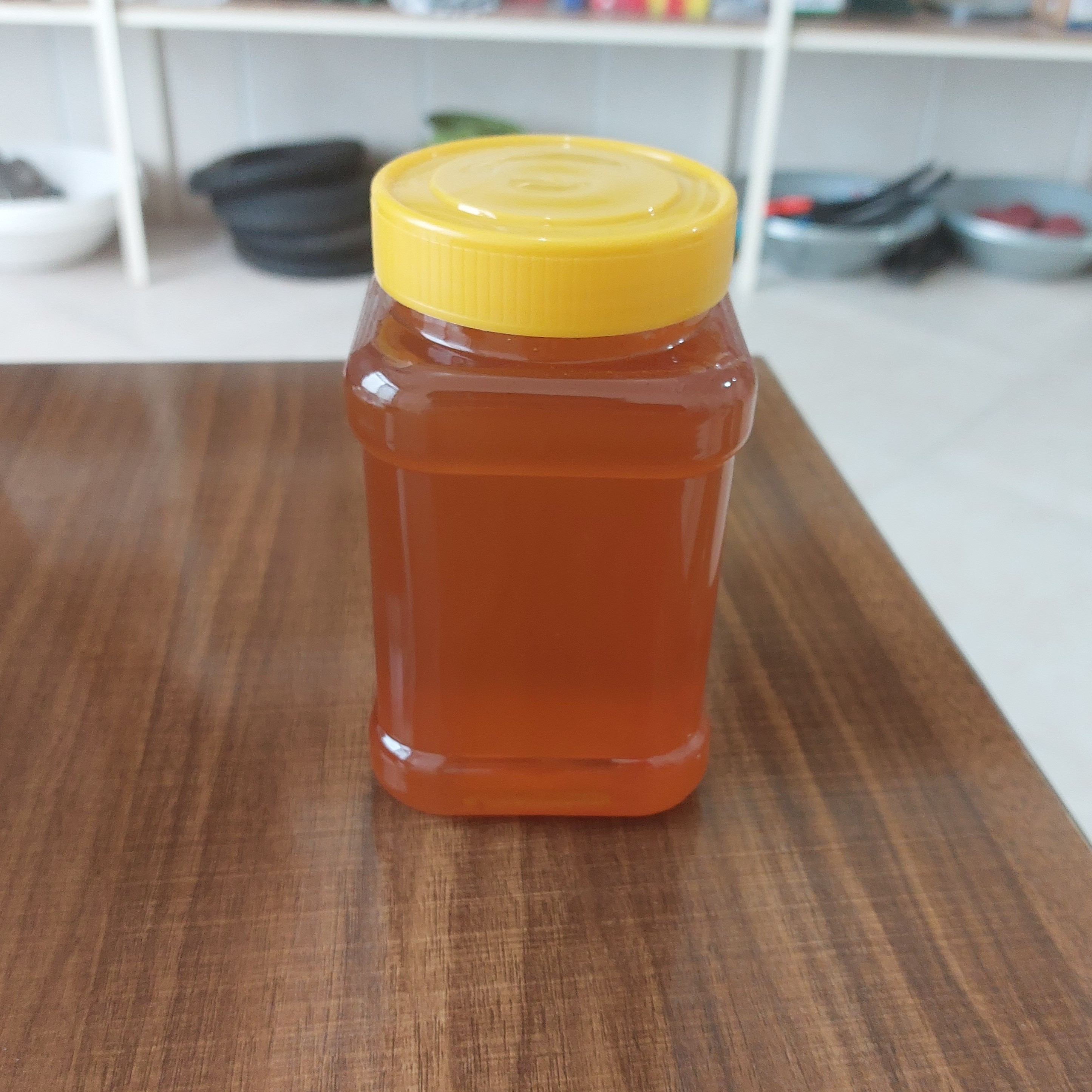 عسل خارشتر  درجه یک بدون موم ( یک کیلویی)