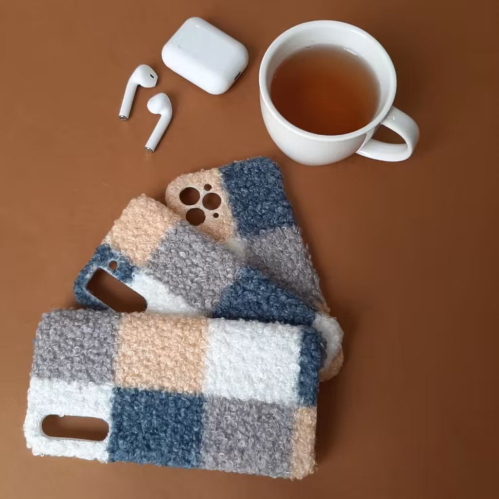 قاب محافظ گوشی طرح چهارخانه آبی مناسب گوشی آیفون 12pro