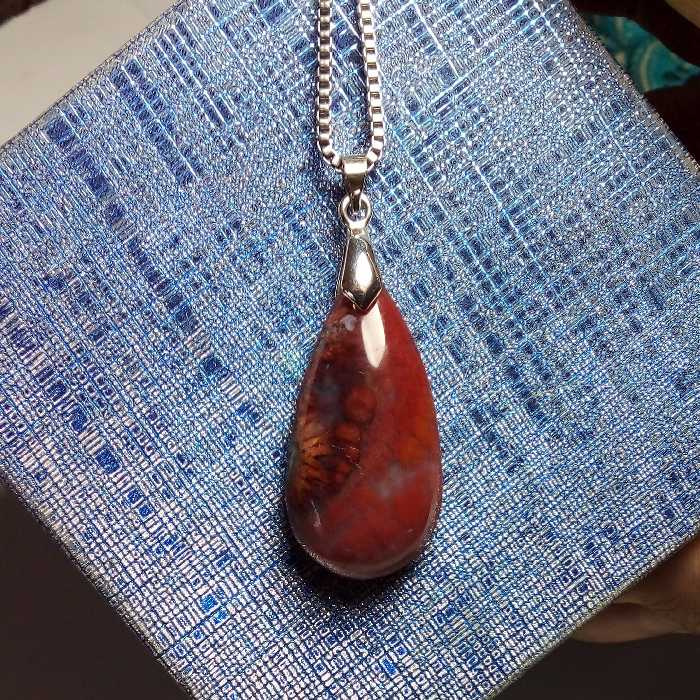 گردن آویز عقیق شجر سرخ