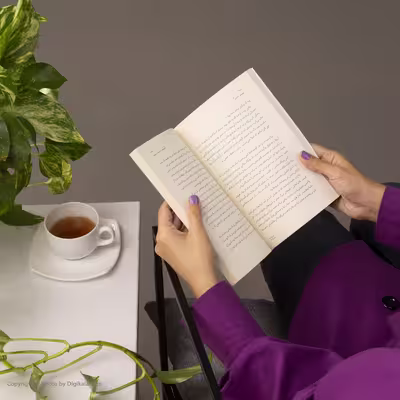 کتاب چهره های خاکستری اثر کتی اوتن انتشارات کتاب کوچه