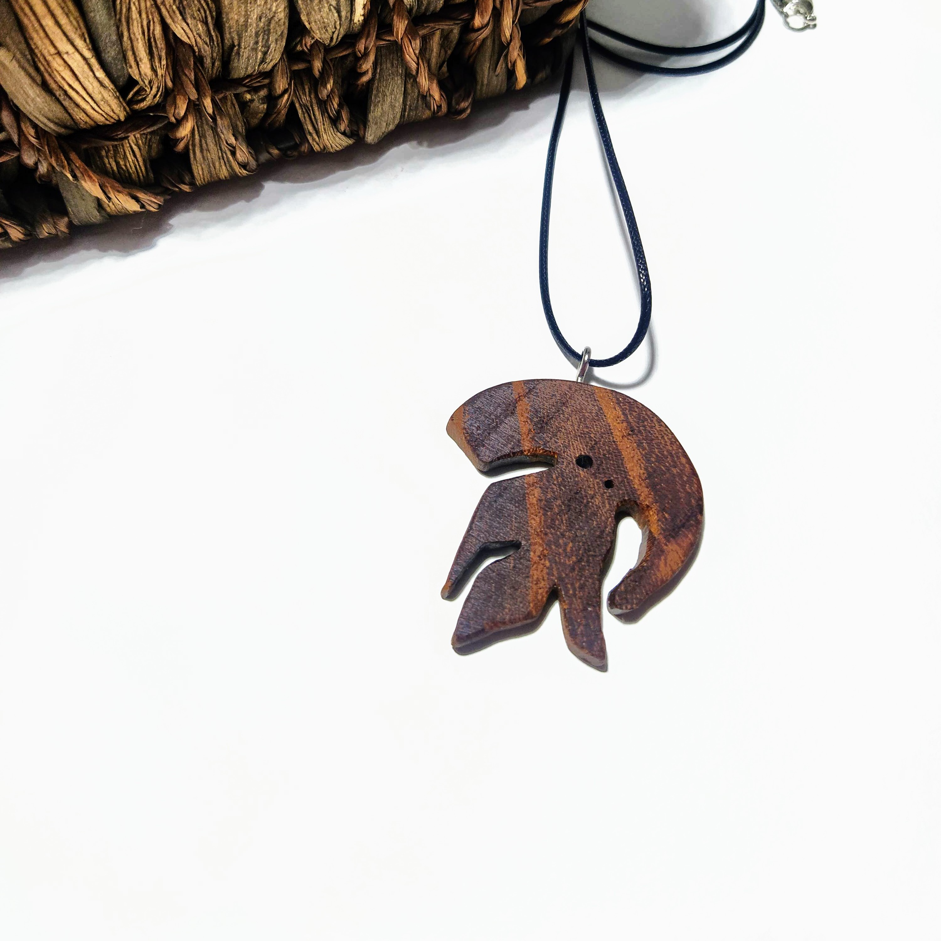 گردنبند طرح کلاه خود