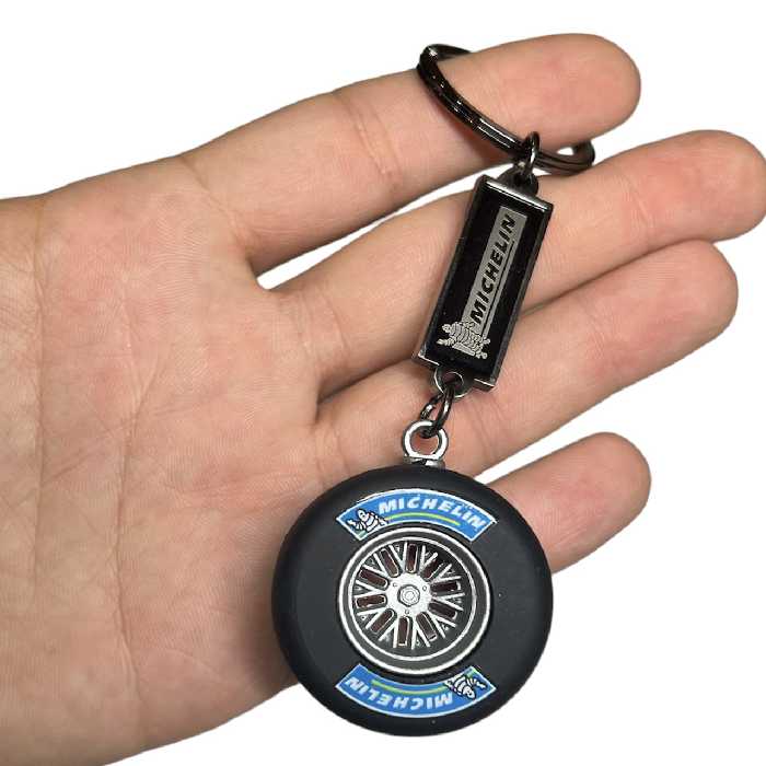 جاسوئیچی خودرو طرح لاستیک مدل M1 مناسب برای کوییک