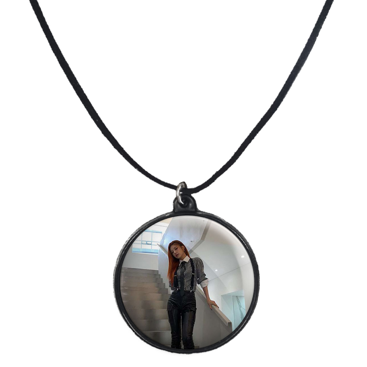 گردنبند پرمانه طرح گروه موسیقی ایتزی کد pmb.13187 مدل دو طرفه