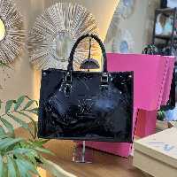 کیفLV باکس ورنی کد8470
