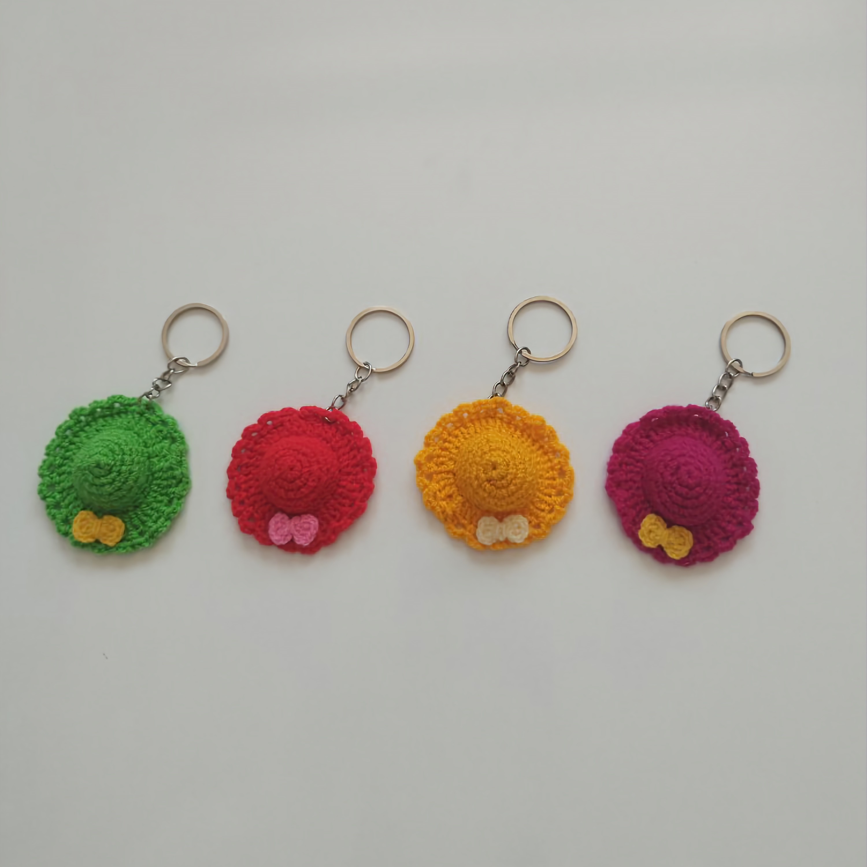 جاکلیدی کلاه با فته شده با کاموای ایرانی در رنگ دلخواه