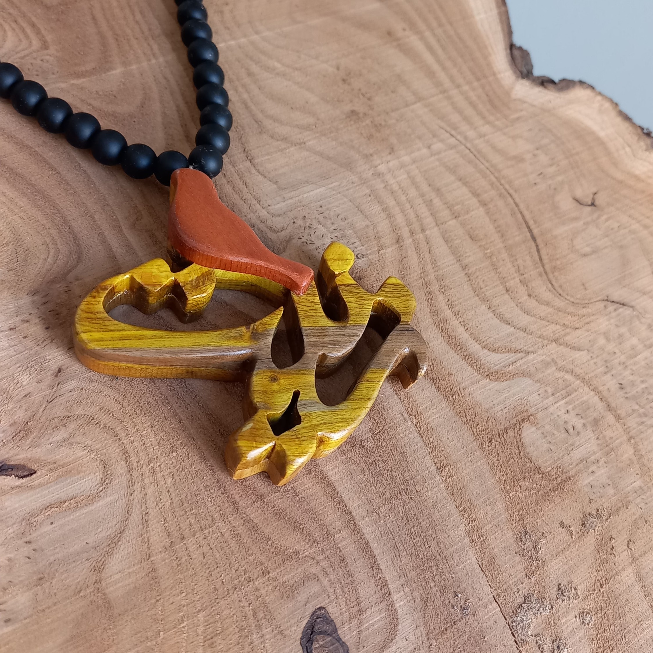 گردنبند چوبی اسم زینت