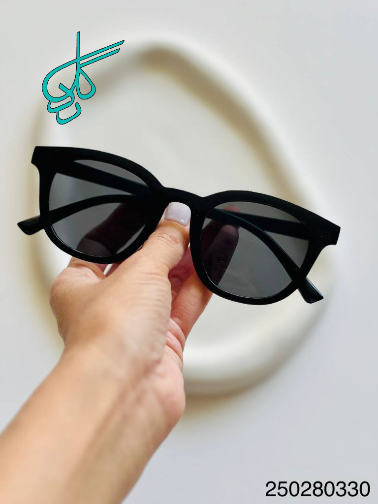 خرید عینک اسپرت برند gentle monster مشکی جدید با کیفیت دارای استاندارد UV400 و فرم کائوچو به همراه کاور و دستمال کد 2415125 - ردگل