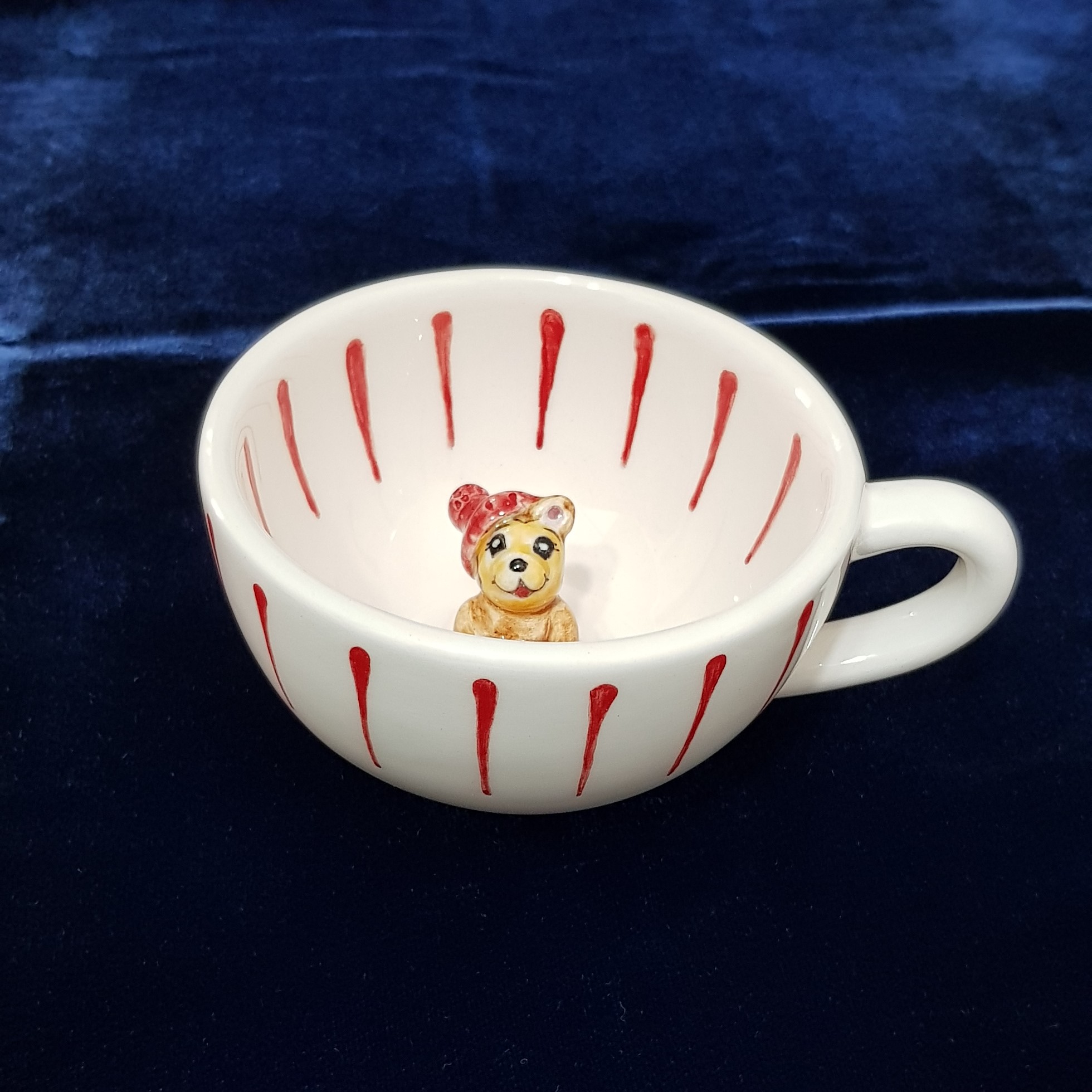 فنجان سورپرایزی در اصطلاح استخر، یا همان فنجان خرس سورپرایزی