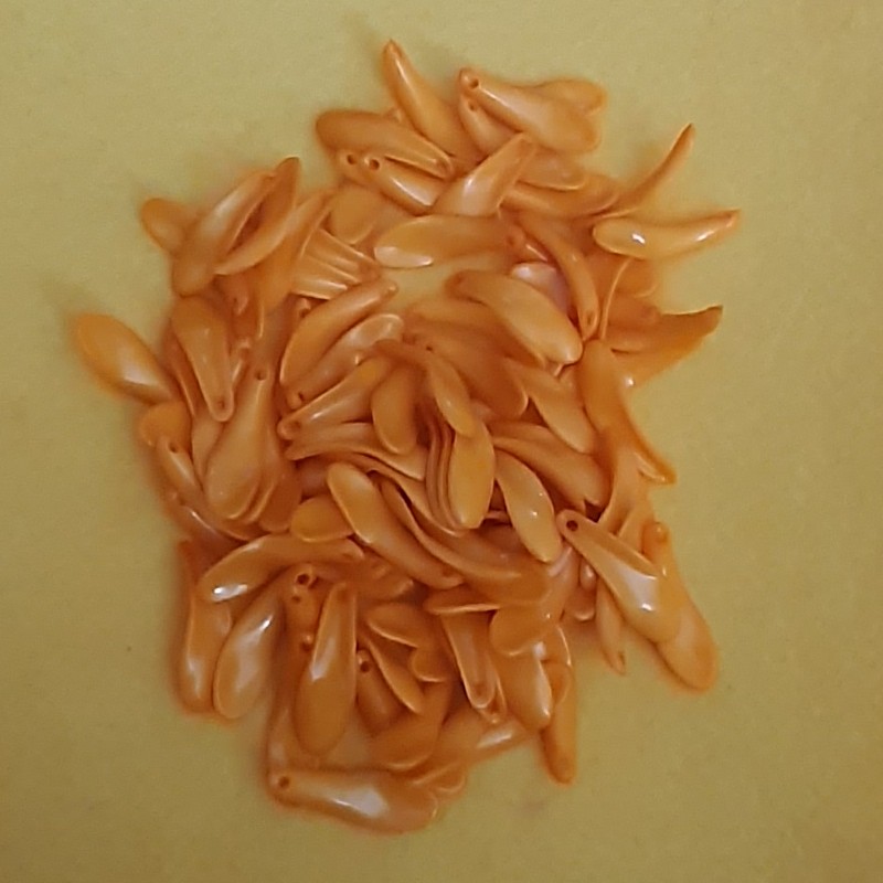 گل کریستال . وارداتی . براق و زیبا .بسته 100 عددی .نارنجی رنگ . در سه رنگ بنفش و نارنجی و زرد