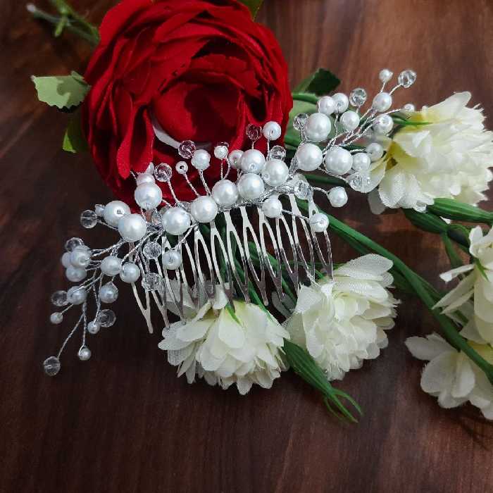 شانه شینیون مو ، مرواریدی سفید