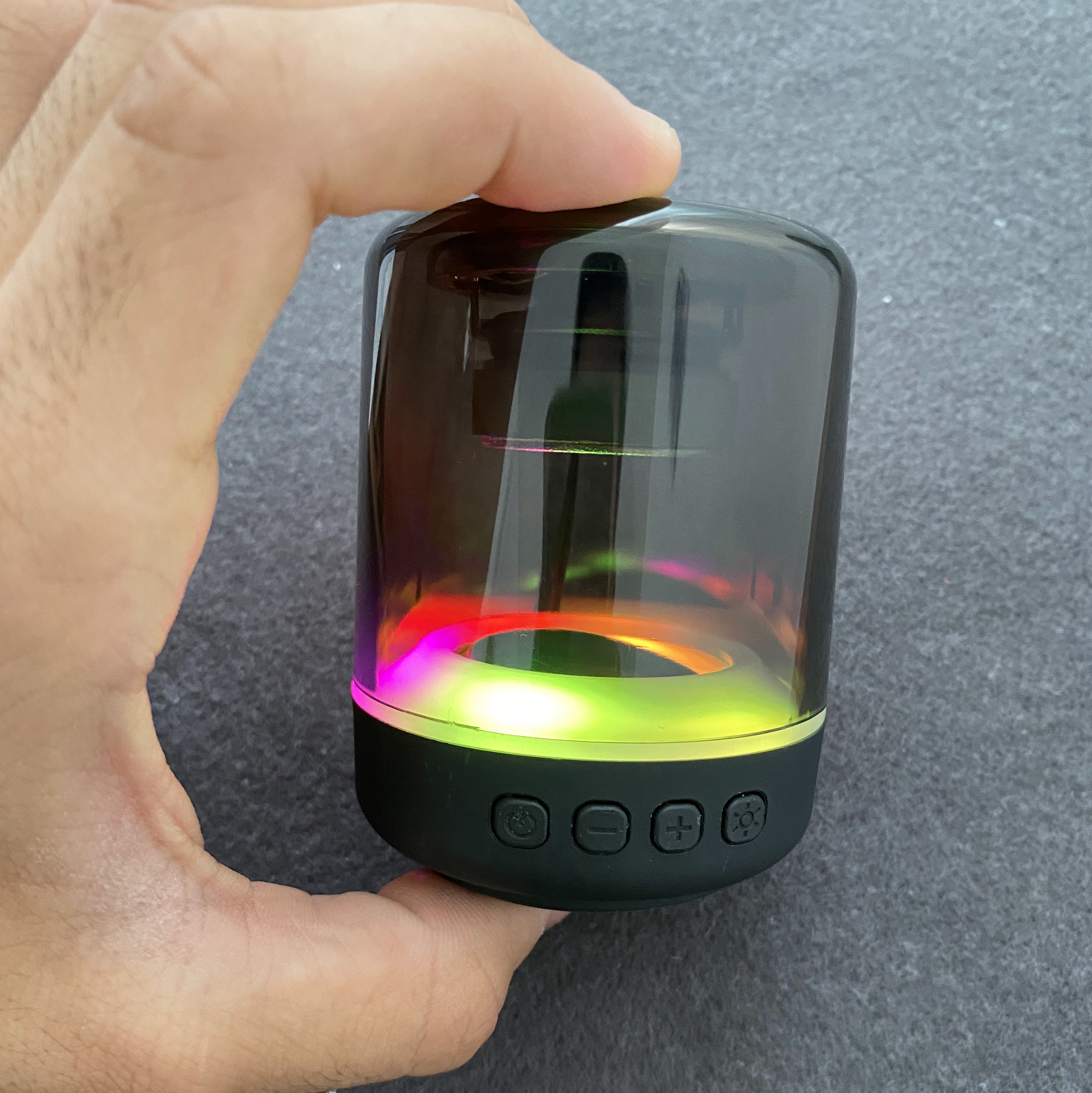 اسپیکر YD88 دارای رقص نور و با کیفیت بالا 