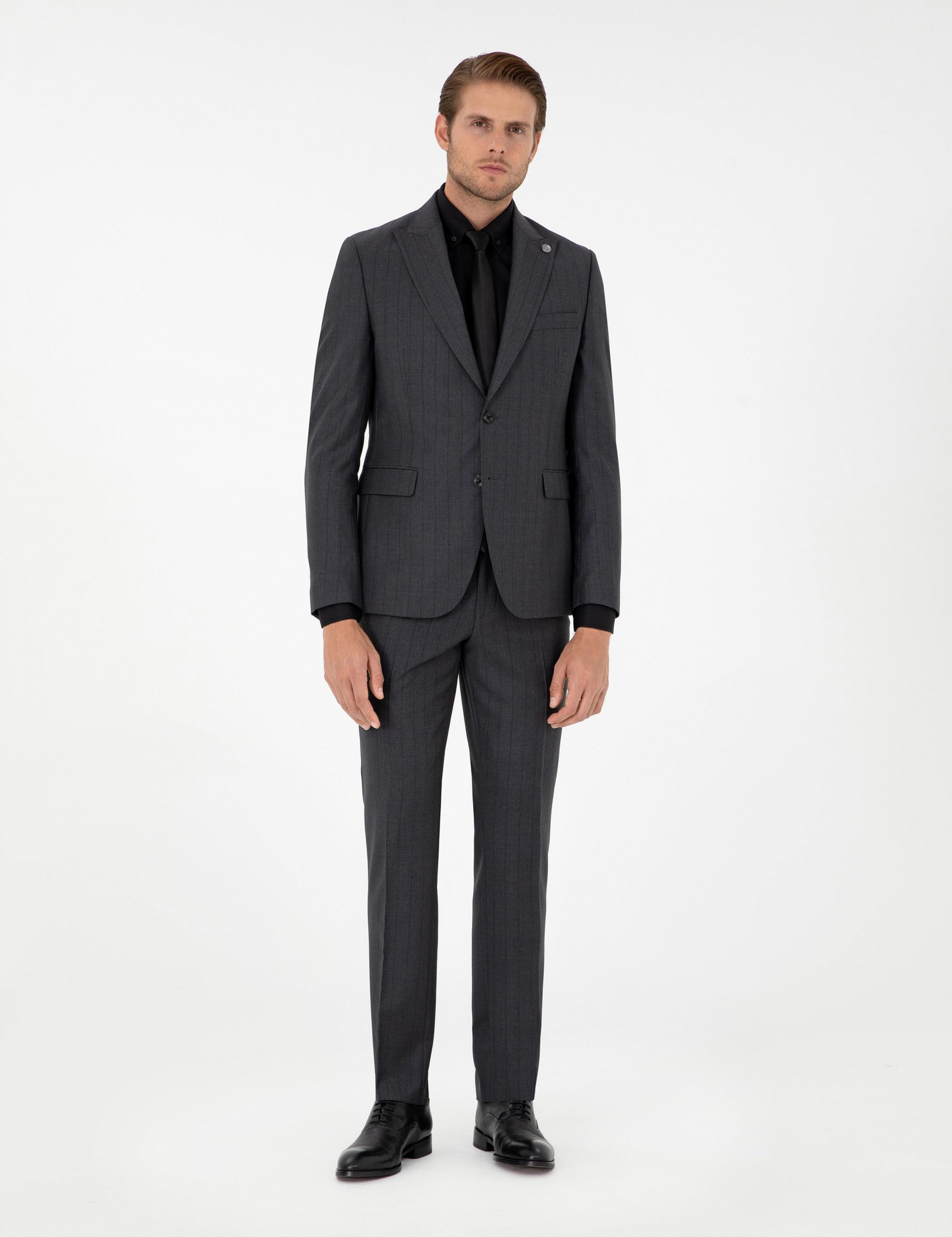 کت و شلوار مردانه خاکستری تیره پیرکاردین - فروشگاه لباس شهرمون