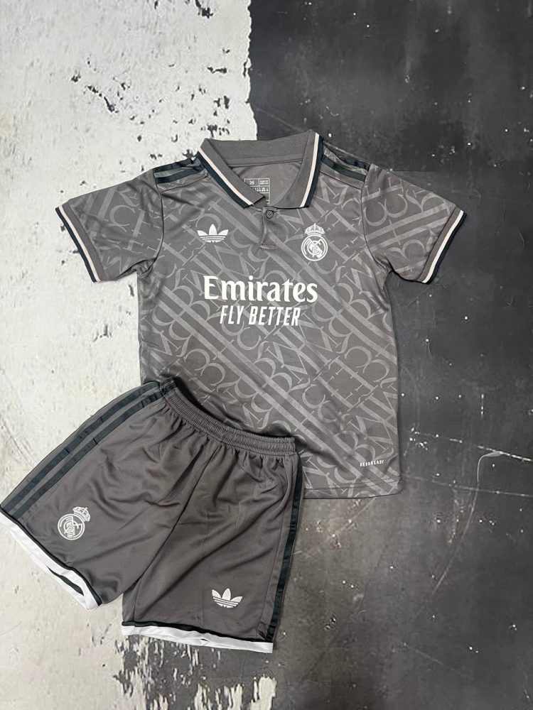 لباس سوم بچه گانه رئال مادرید 2025 (خارجی)