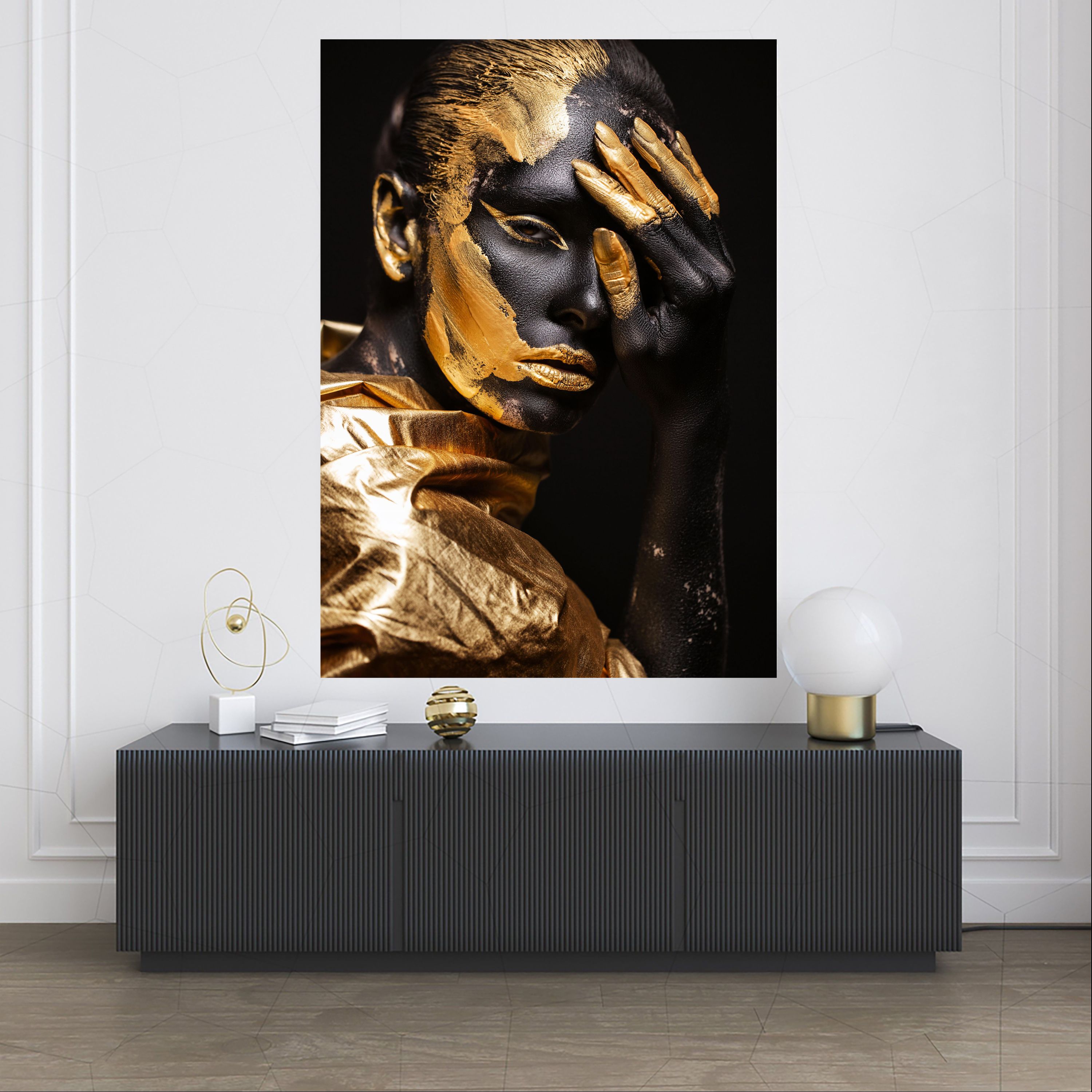 تابلو بوم طرح زن طلایی