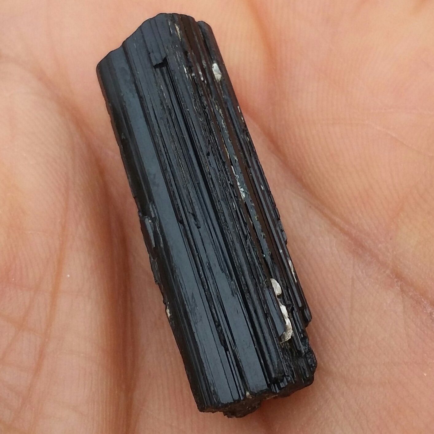 سنگ راف تورمالین شرول وارداتی ارزشمند شاهکار خلقت 100درصد طبیعی
مناسب جهت کلکسیون و ساخت نگین
کد 8461