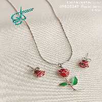 خرید نیم ست طرح گل رز قرمز مارک ژوپینگ همراه با زنجیر مدل ماری کد 1715079 - ردگل