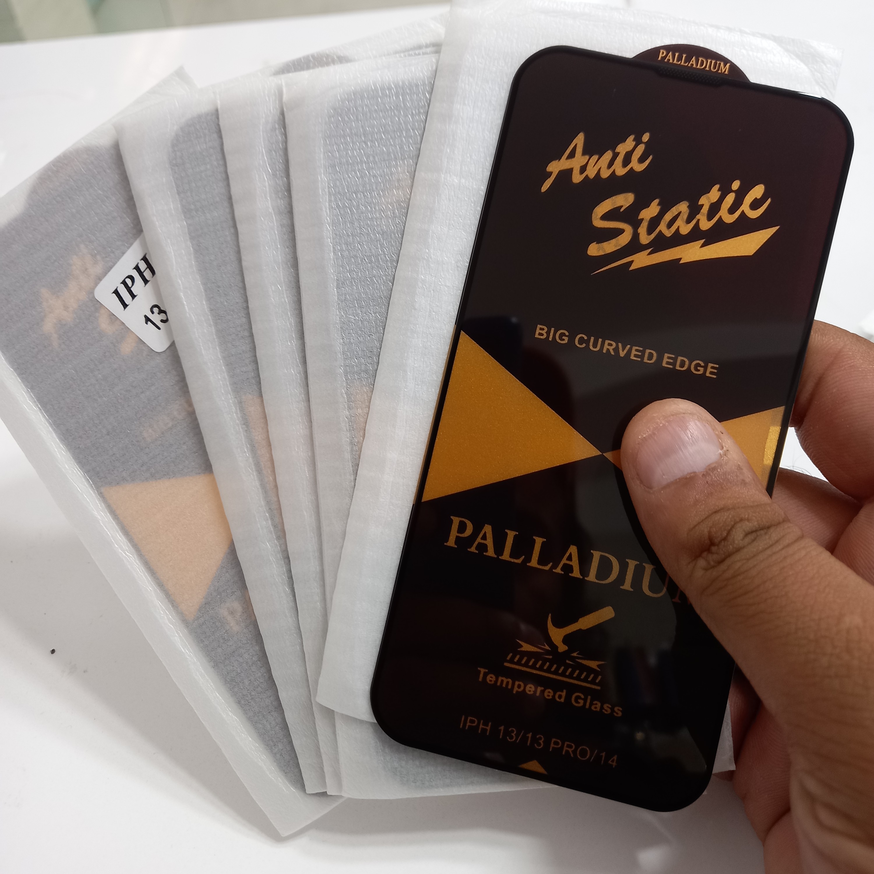 گلس آنتی استاتیک IPHONE 13 13pro 14