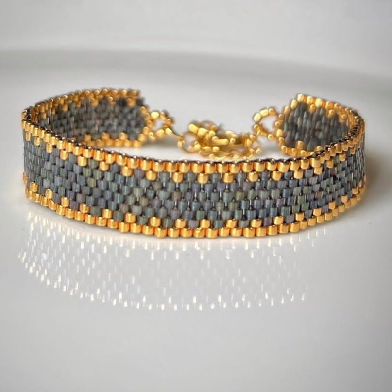 دستبند کد 17