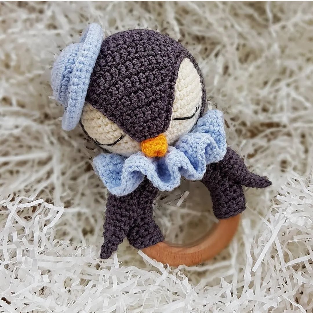 جغجغه ی  بافتنی پنگوئن دلبافت