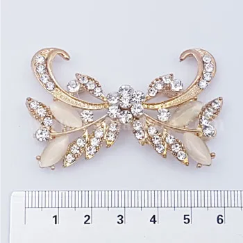 گل سینه جفتی طلایی